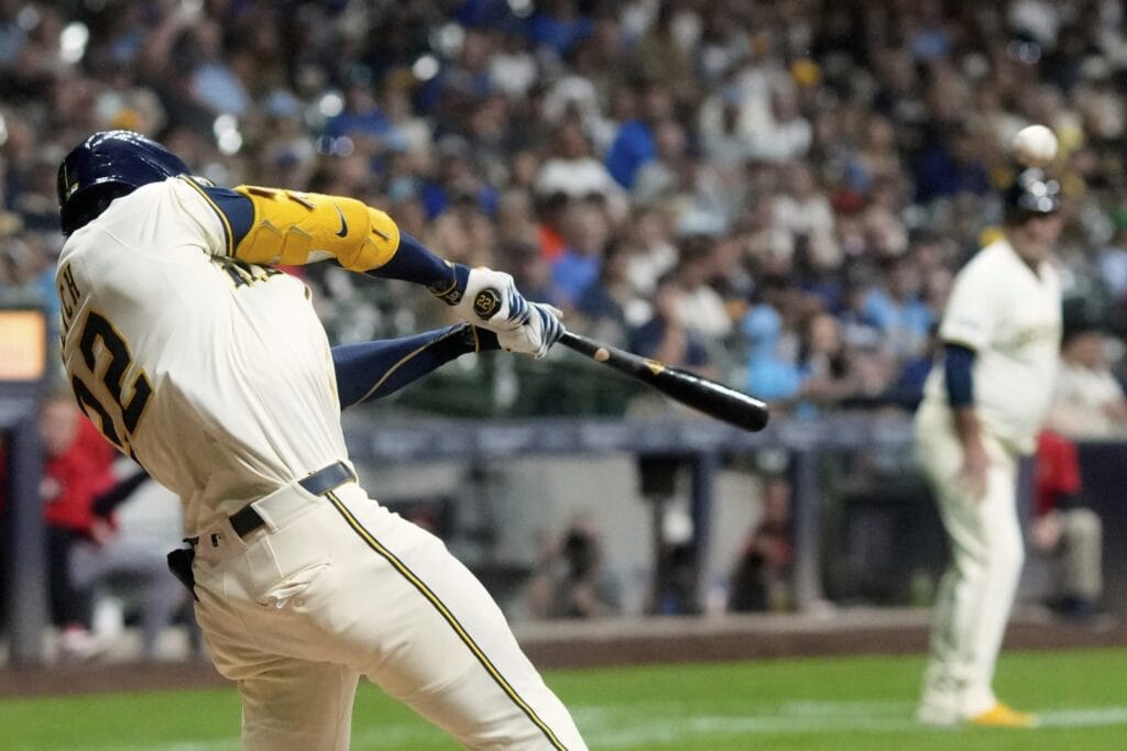 Yelich gets his 100th RBI as Brewers beat Angels 5-2 to complete sweep
wiscosportszone.com/2025/09/18/yel…