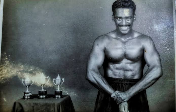pavijammy's tweet image. எவ்வளவு வேலை இருந்தாலும் தயவுசெய்து உடல்நலனில் அக்கறை காட்டுங்கள்...எதாவது தொந்தரவு வந்தால் உடனே மருத்துவரை அணுகி ஆலோசனை பெறுங்கள் 💯 இதுதான் காரணம் என்று சொல்லமுடியாத அளவிற்கு இப்போதெல்லாம் சிறு வயது மரணங்கள் நிகழ்கின்றன💔😓 
நோயற்ற வாழ்வே குறைவற்ற செல்வம் 🙏🏻🙏🏻
#RIPRoboShankar
