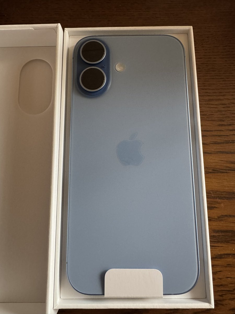 tunga_ac's tweet photo. iPhone17開封の儀＼( 'ω')／ https://t.co/Ro7aAUmPKk