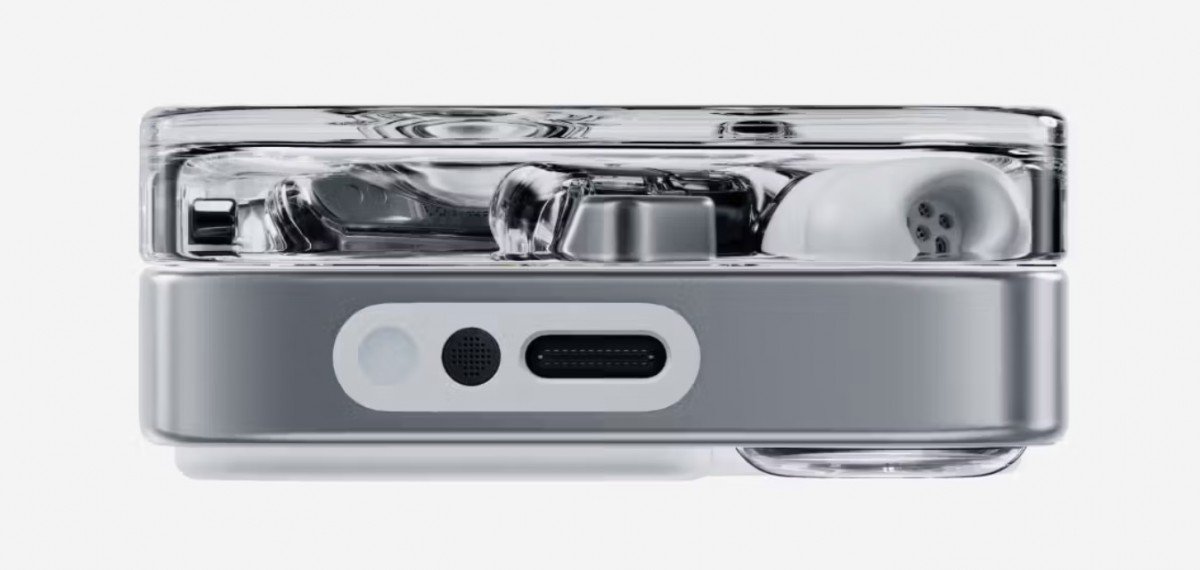 techiboy96's tweet photo. Nothing Ear (3) – the first TWS earbuds with a Super Mic built into the case 🎙️

✅ Dual-mic system cuts up to 95 dB noise for crystal-clear calls
✅ Press the new TALK button for calls, memos & instant ideas

TALK button controls:
📞 During Calls
• Press and Hold → Enable Super Mic
• Release → Switch back to buds
• Double press → Lock Super Mic
• Single press → Release Super Mic & Switch back to buds

📝 Outside Calls
• Press & Hold → Essential Space (Nothing OS)*
• Press & Hold → Voice Assistant (iOS/Android)*

No other brand has done this before.