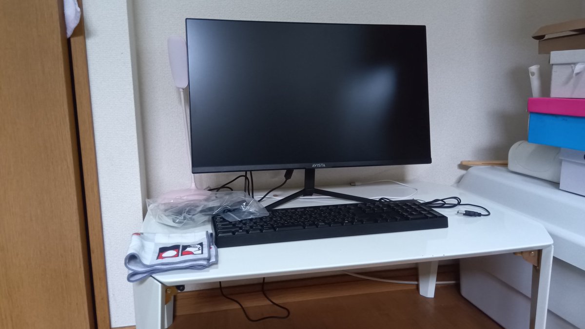 新しいPC買ったから色々揃え始めてる！
まずはキーボードとディスプレイモニター
マウスは持ってるやつで、スピーカーはまぁヘッドホンやらあるから後回しー💪(`･ω･´💪)