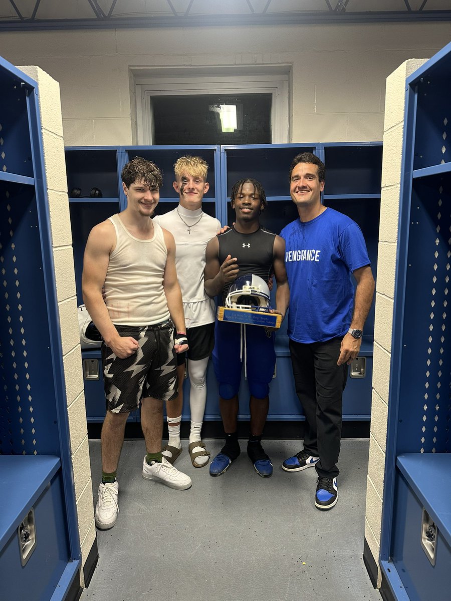 WallkillFB's tweet image. A tremendous night for Wallkill Football. The helmet is once again ours. Our kids gave everything they had and came out victorious. 

HAIL TO WALLKILL!