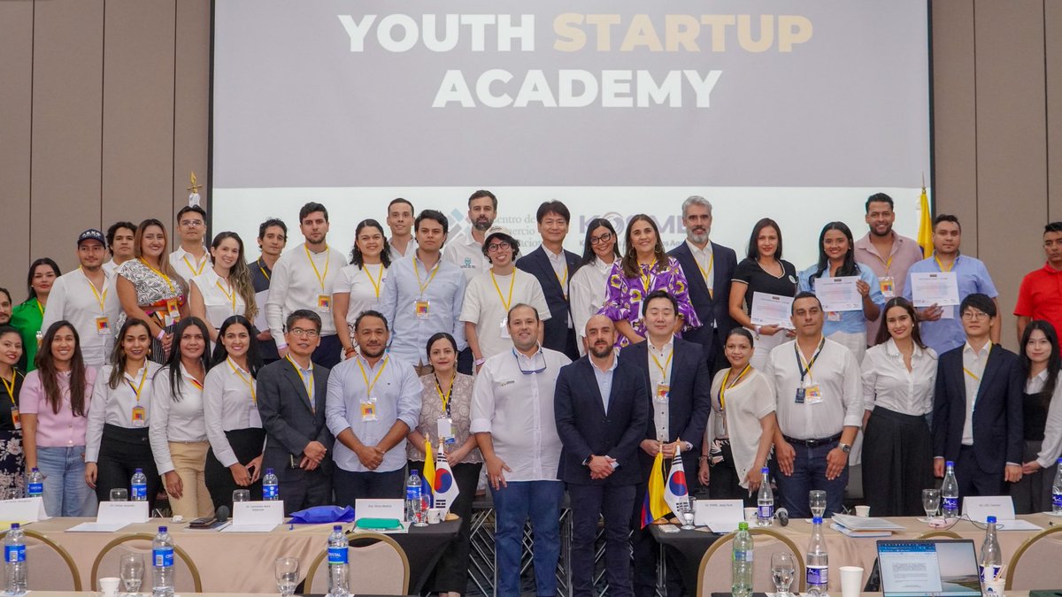 Hoy recibimos con orgullo la Youth Startup Academy Colombia 2025, un plataforma que articula innovación juvenil y cooperación internacional; en su primer año apoyó a más de 800 empresas, fortaleciéndolos en tecnología, internacionalización y crecimiento empresarial.

La jornada