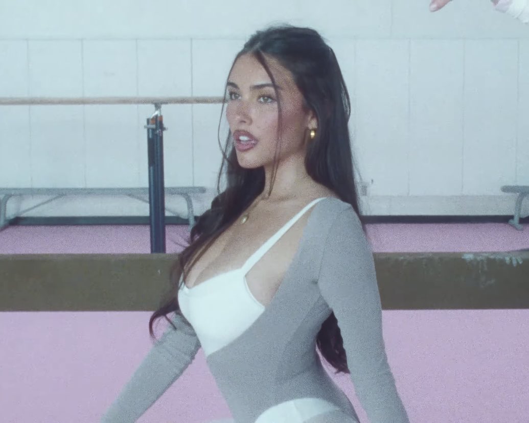 H0MSICKS's tweet photo. madison beer for yes baby 🪽 https://t.co/E4b0sl8u3F