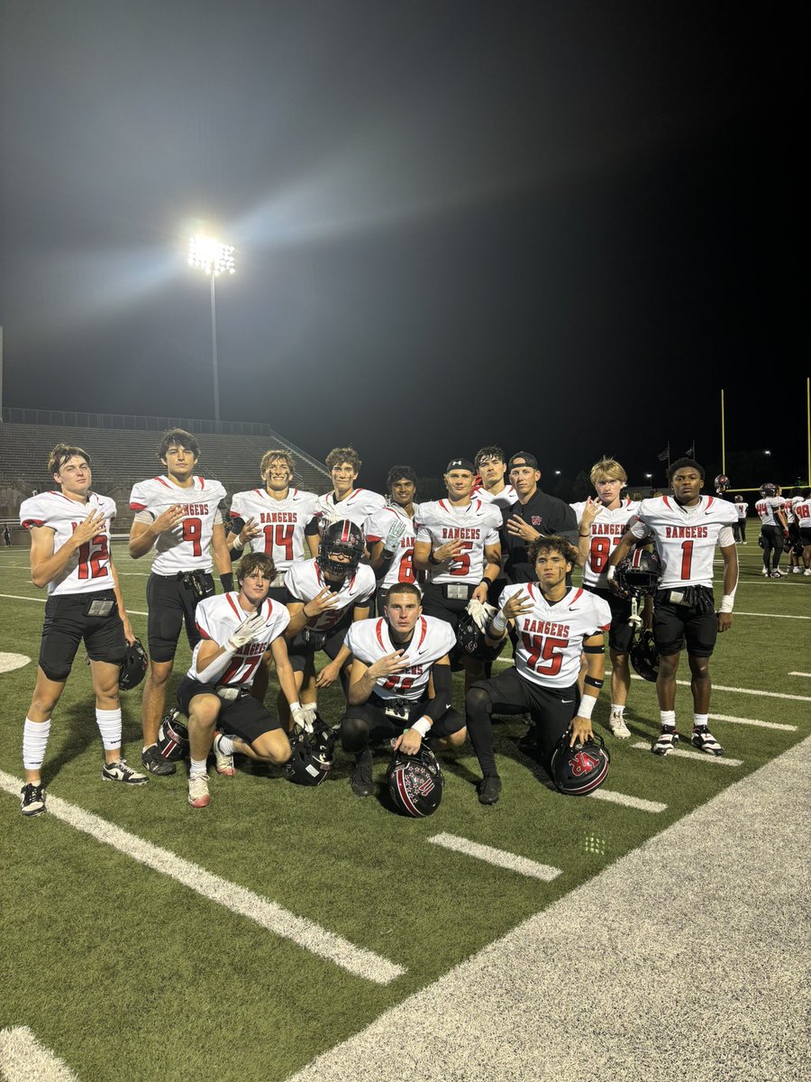 coachtraxler's tweet image. Was a slug fest, but we were able to go 1-0 for the 4th straight week. Proud of the work these young men put in this whole week. It isn’t always pretty, but it takes GRIT to walk out with a W. Gotta go 1-0 next week! @vrhsfootball 

#RUNET #PumpJacks