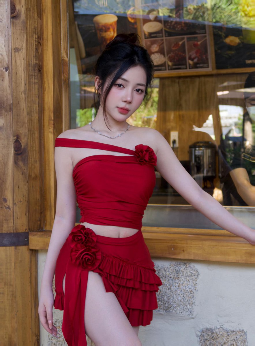 KiuMy37883's tweet photo. Cà phê ấm áp trong tay, nhưng chẳng bằng nụ cười của ai kia https://t.co/LzbFrjYMt6