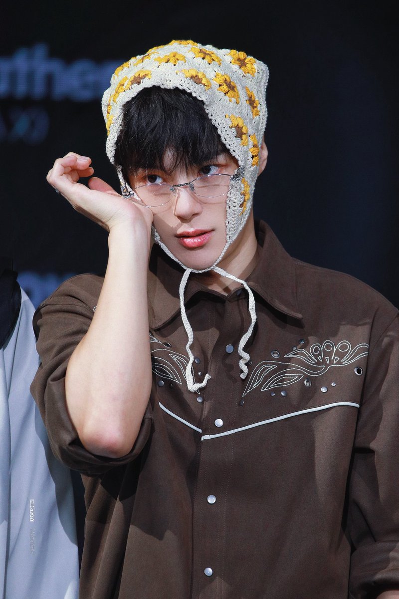 Minstory931103's tweet photo. #민혁 #MINHYUK #ミニョク 🌻 https://t.co/V9JP3uXcVP