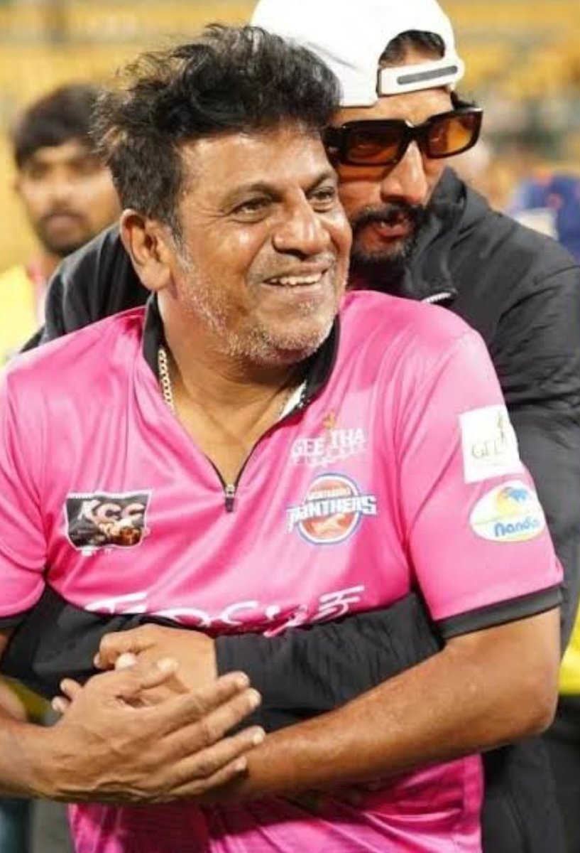 Don't spread Hate between this legends just stop nonsense fanwars 
We will watch both movies 
#45TheMovie #MarkTheFilm 
#Shivanna #KicchaSudeep ❤️‍🔥
#kingshivanna #KannadaNews