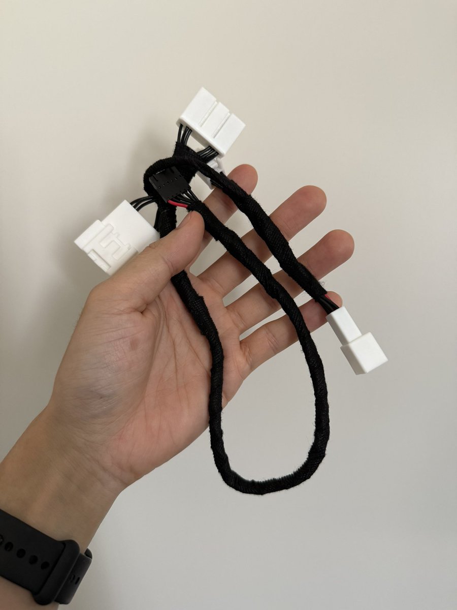 ハイランドとジュニパーは同じはずなのに、取り付けできないとの連絡がありましたが、カプラー形状が異なり、それぞれの専用ハーネスとなります。

お乗り換えの方は、ハーネス単品を購入いただければと思います。

RK-ONLINEのテスラパーツはこちらから
rk-online2020.net/search?q=tesla