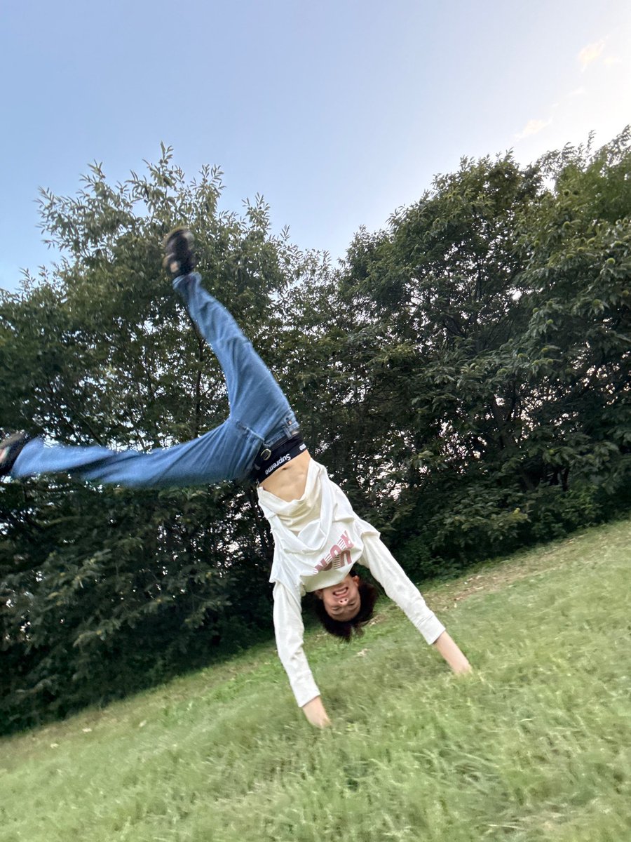 seonghyeonpics's tweet photo. 🤸 🤸‍♀️ 🤸‍♂️ https://t.co/xgxTaXZ0P7