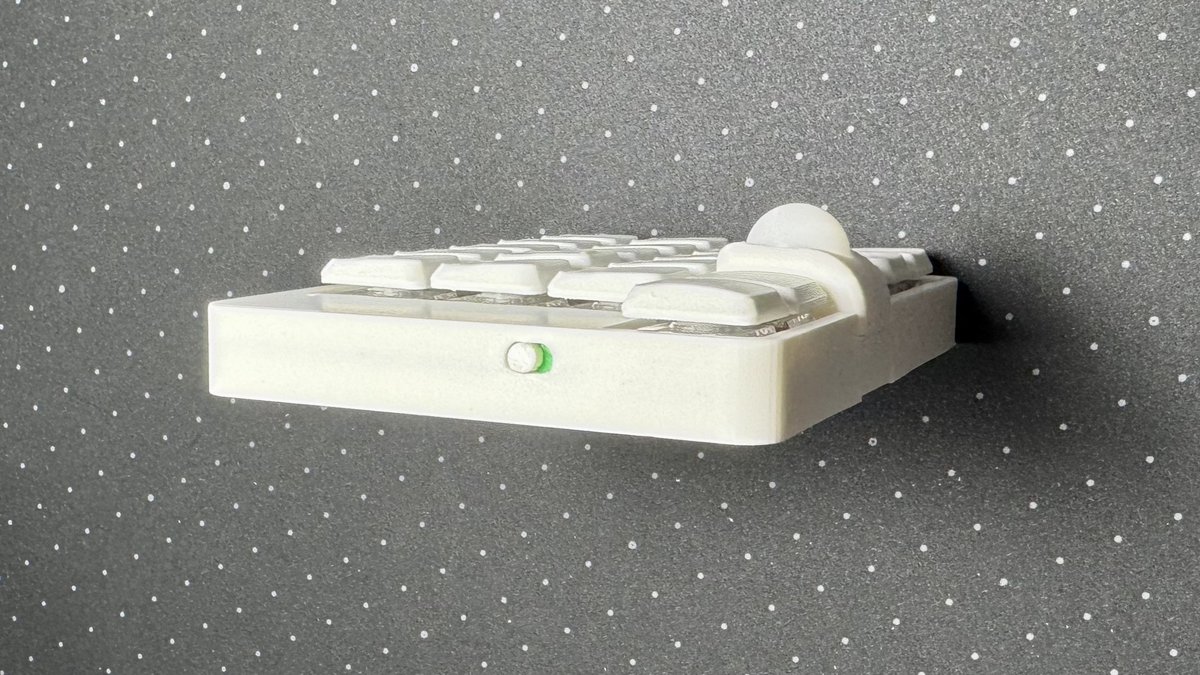 持ち運び特化の1Uモジュール分割自作キーボード

頒布を検討していますが需要があるのか不明なので反応を見させてください🙇‍♂️

100いいね超えたら頒布します！(宣言)
頒布が決定した場合、RPしていただいた方には抽選で特典を進呈します！

現時点での主な仕様は...↓