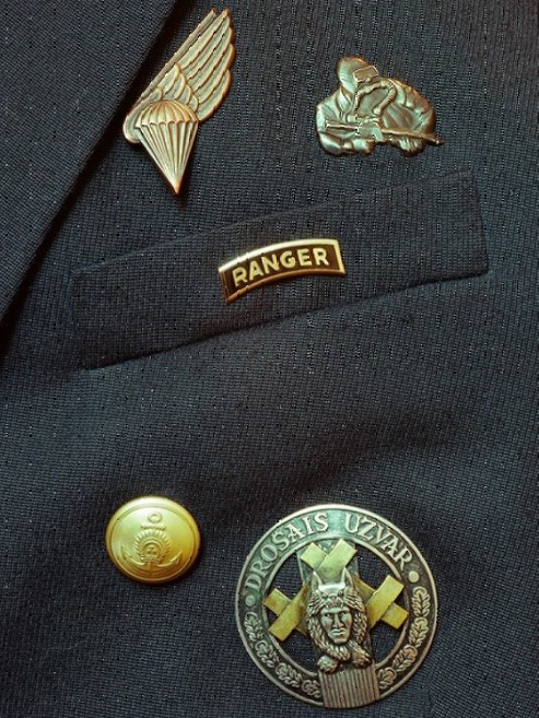 NepareizaisAKMshooter tweet media