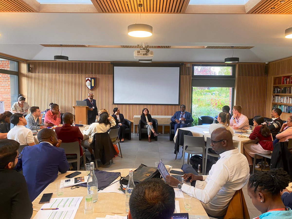 🌍An amazing panel of speakers sharing their personal stories of working in Global Surgery!

<a href="/SalimahWalani/">Salimah Walani سلیمہ ؤالانی</a>, Wafa Audei, and Prof Godrey Muguti

<a href="/NDSurgicalSci/">Nuffield Department of Surgical Sciences</a> <a href="/Ox_wrh/">Nuffield Dept of Women's & Reproductive Health</a> <a href="/NDCNOxford/">Nuffield Department of Clinical Neurosciences</a> <a href="/ndorms/">NDORMS</a> #GlobalSurgery