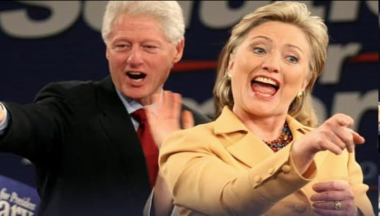 BeaupinEric's tweet image. TOUT SORT MAINTENANT! Les Clinton ont construit un empire mondial de trafic à travers des zones de guerre, de fausses ONG et la machine de chantage d’Epstein — et les 9 et 14 octobre 2025, ils seront contraints de témoigner sous serment alors que l’équipe de Trump démantèle tout