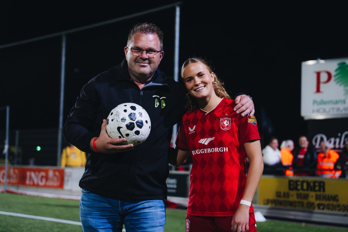Gisteren waren wij met <a href="/AddinkMedia/">Addink Media Groep</a>  balsponsor bij de (gewonnen!) play off UEFA Women's Champions League wedstrijd <a href="/FCTwenteVrouwen/">FC Twente Vrouwen</a>  - GKS Katowice op sportpark Schreurserve in #Enschede. De dames hebben hiermee de poulefase bereikt!!
addink-media.nl