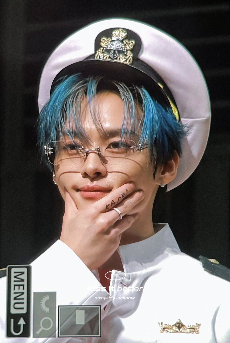 Hanjis_left_eye's tweet photo. those new glasses remind me of something... https://t.co/uEpX2T0Op1