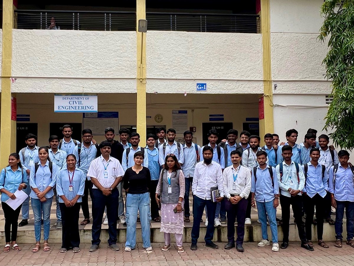 MIT_Updates's tweet image. Our Civil Engineering alumna Ms Darshika Khullar (Batch 2021-22) has brought great pride to MIT by being selected as an Officer Cadet (Future Lieutenant) in the Indian Army (SSC Women Tech – 36th Course) through the 21 SSB Bhopal. 🇮🇳💂‍♀️#MIT_CSN #CivilEngineering #AlumniSuccess