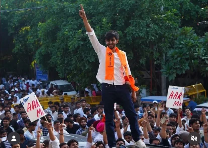 Y_YOGESH_'s tweet photo. दिल्ली यूनिवर्सिटी में परिवर्तन का रंग दिख रहा है! 💪 #DusuElections2025

4 में से 3 जीत! देशभक्ति की जीत 🎉 #DUSU https://t.co/FjOoO2S8QA