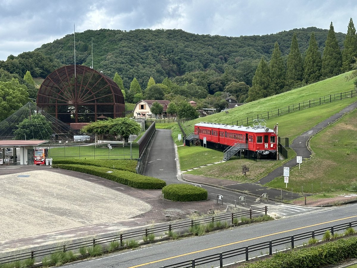 tomalfa3's tweet photo. 今日は、出張先の昼休憩に、
鞍ケ池公園の
名鉄800形を見学に行って来ました🤣
最高🤣🤣🤣🤣🤣🤣🤣
#名鉄
#名鉄800形
#保存車両 https://t.co/mjKgHATXDp