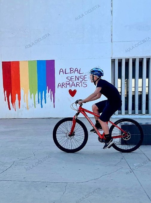A punto de finalizar la ESO y comenzar los estudios superiores, para muchos jóvenes la 🚲#bici es el vehículo más 💰 económico y saludable 🌿 con el que moverse por las ciudades...

Alumnado de #IESAlbal, <a href="/AjuntamentAlbal/">Ajuntament d'Albal</a> durante el taller de manejo de la bici de 🚴🏻‍♀️#AulaCiclista.