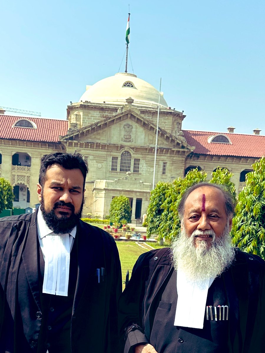 विदिशा के हिंदुओं के लिए बड़ी जीत हैं 🔥

ग्वालियर हाईकोर्ट ने बीजामंडल को मंदिर के रूप में मान्यता देने वाली याचिका स्वीकार कर लिया है।

याचिका में साफ़ मांग है कि हिंदुओं को पूरे साल बिना किसी रोकटोक पूजा का अधिकार मिले और बीजामंडल से “मस्जिद” शब्द हटाया जाए।

इस लड़ाई के