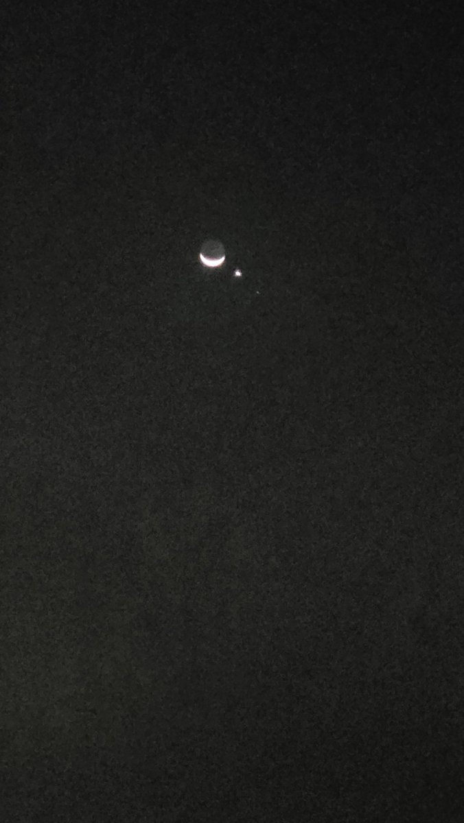 Haven't posted all week, needed a social media purge.

Here's the moon on my way into work this morning.

Happy Friday!