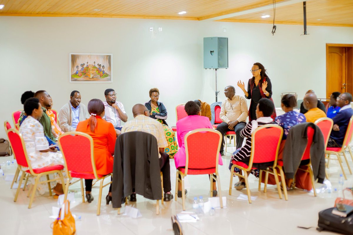 🚨Mvurankuvure mu Karere ka <a href="/BureraDistrict/">Burera District</a>.Amahugurwa ku buzima bwo mu mutwe n'uburyo bwo gufasha bya kinyamwuga abahuye n'ibibazo/Referral system yitabiriwe n'abakora mu nzego z'ubuzima.Ni amahugurwa yabaye kuwa 3 anitanirwa n'ubuyobozi bw'akarere ka Burera.