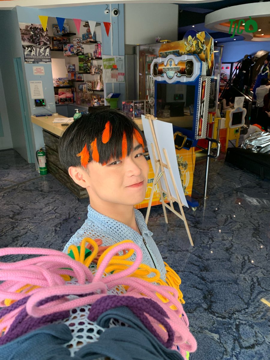 [#️⃣] #JCO_TP <AKO NA MAG-U-UNLOCK #1>

Unlocked in a snap! Good job, JCO 💚 Which hair color should JC try next? 💇🏻‍♂️

Get ready — paulit-ulit pa tayong ma-i-in love with more selcas 👀

JC AKO NA
#AkoNa #AJAA_Comeback
#AJAA #AJAA_JC