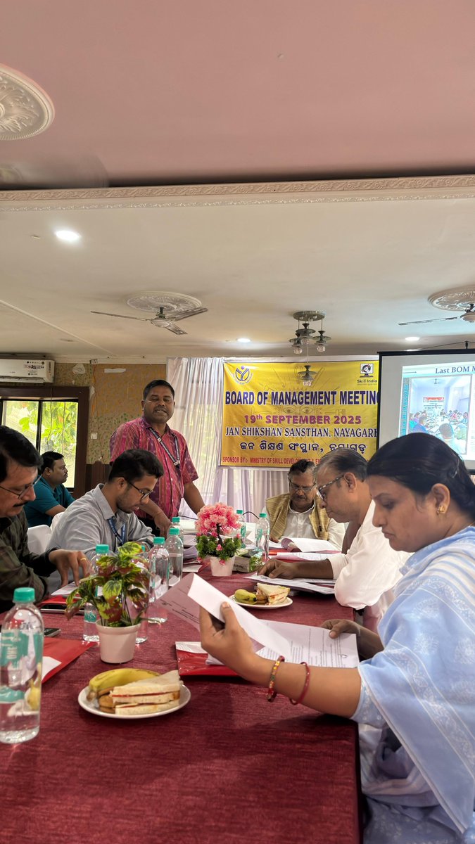 dsdeonayagarh's tweet photo. Officials from the @dsdeonayagarh attended the Jan Shikshan Sansthan (JSS) Board of Management Meeting at Hotel Gopinath, Nayagarh.
#jssnayagarh #dsdeo #skilling #boardmeeting #msde https://t.co/xbWgFOmTuH