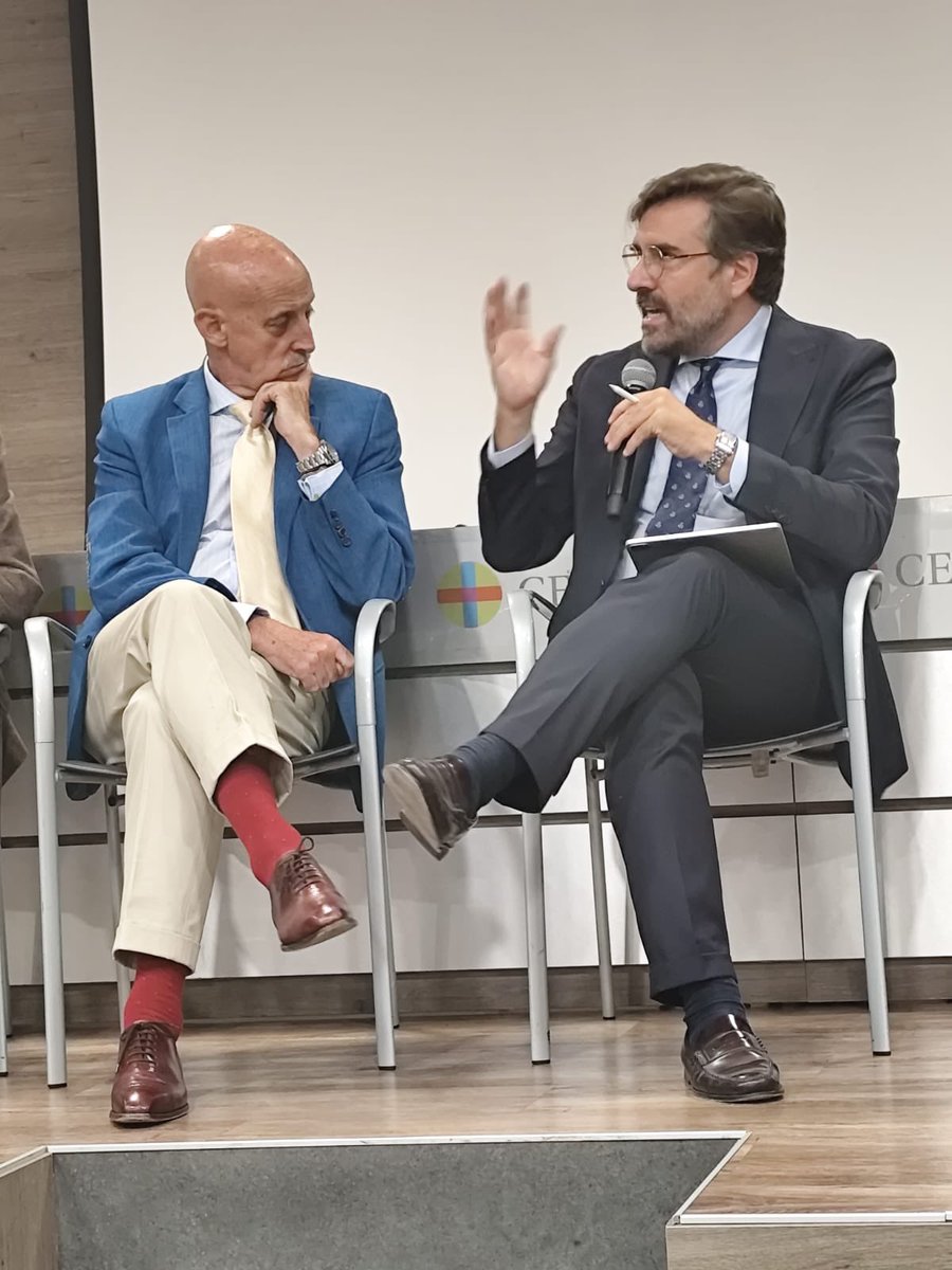 Fundación Humans (@humansfundacion) on Twitter photo José Antonio Martín Urrialde, director del Observatorio de Humanización en CEU San Pablo, plantea que uno de los principales elementos que hay que emplear es la comunicación empática. “Ahora nos comunicamos con máquinas y éstas aprenden” #HumanismoTecnología José Antonio Martín Urrialde, director del Observatorio de Humanización en CEU San Pablo, plantea que uno de los principales elementos que hay que emplear es la comunicación empática. “Ahora nos comunicamos con máquinas y éstas aprenden” #HumanismoTecnología