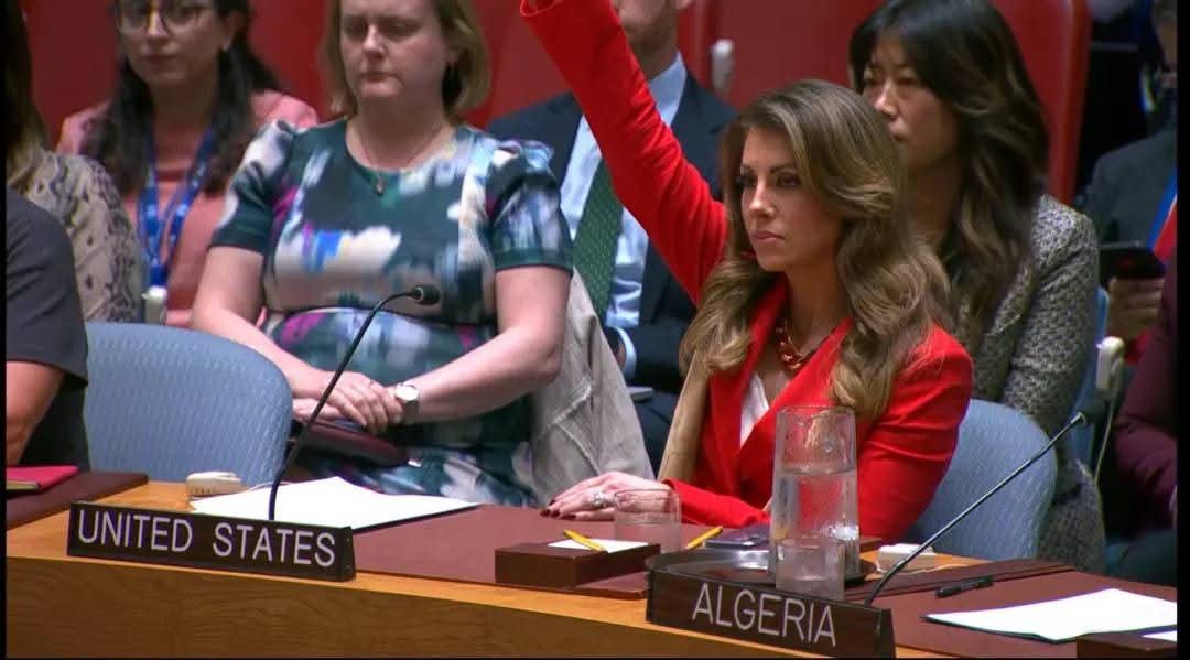 🇨🇺 Esta es la mano que ha vetado en el Consejo de Seguridad de la ONU otra resolución para un alto el fuego en Gaza. Está es la mano que avala el asesinato cruel de miles de niños en Palestina .
A favor: 14
En contra: 1 (Estados Unidos)
Abstenciones: 0
#Cuba
#CubaEstáFirme