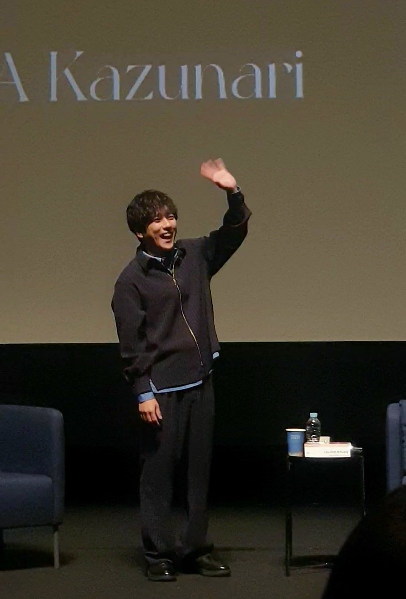 ファンの声援に気持ち良く笑ってくれるニノ😆💛 楽しかったあ🥹 고마워~
#二宮和也