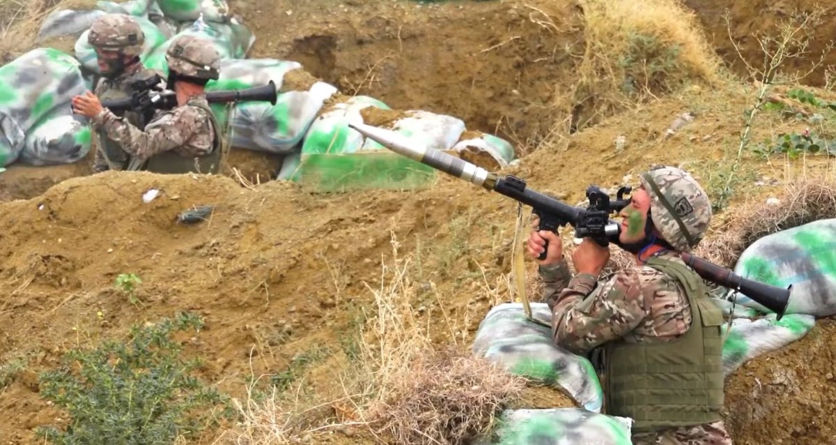 trip_to_valkiri's tweet image. Georgian Infantryman using a Bulgarian ATGL-L grenade launcher with a rare PGO-7VU optic. Also note the use of OFG-7V round, which is pretty much an adaptation of the S-5 aviation rocket warhead into RPG usage.