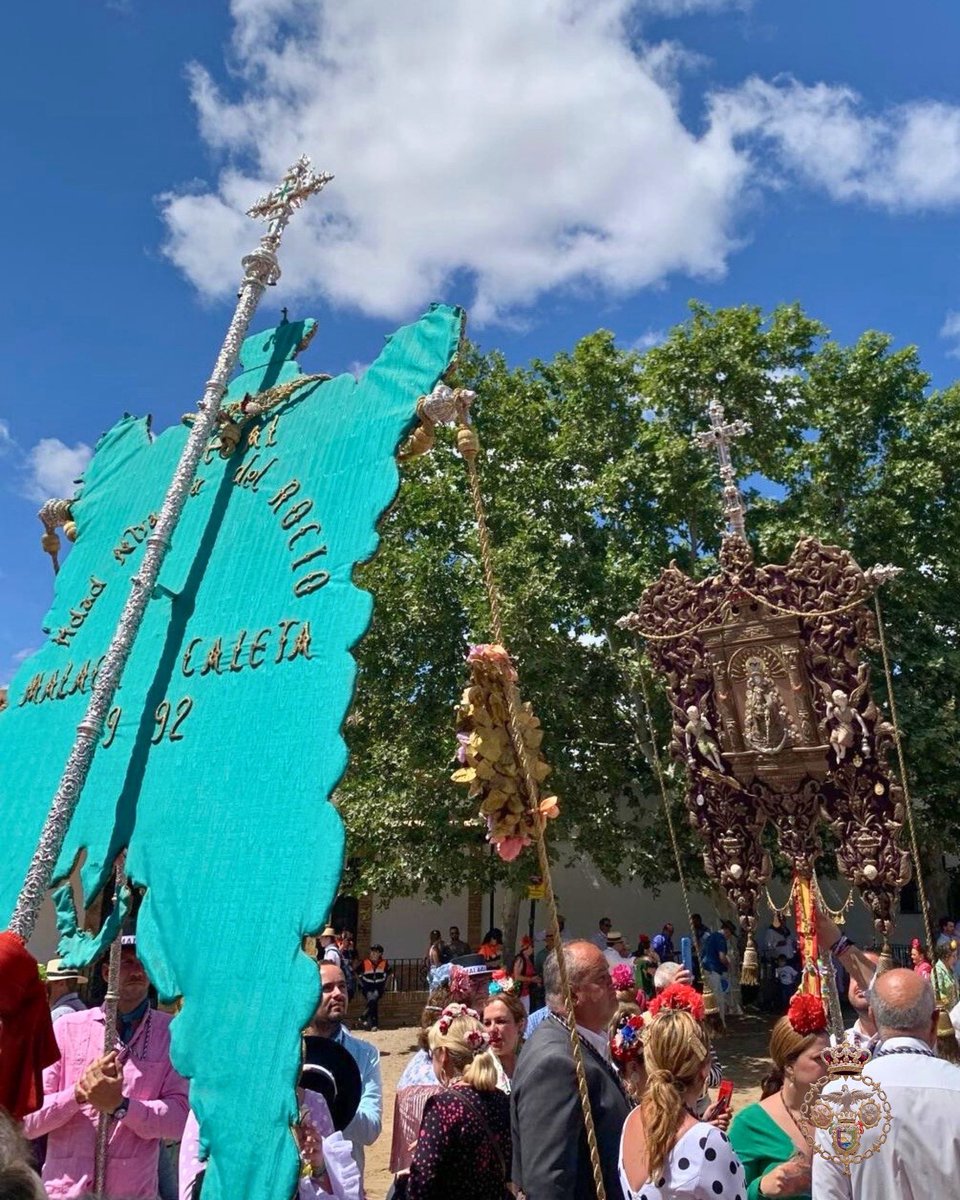 🟣⚪️ | Durante este fin de semana, la Real, Ilustre y Venerable Hermandad de Nuestra Señora del Rocío de Málaga La Caleta (<a href="/HdadRocioCaleta/">RocioMalagaCaleta</a>) celebra su Peregrinación Extraordinaria al Santuario de la Santísima Virgen del Rocío, en la aldea de El Rocío.