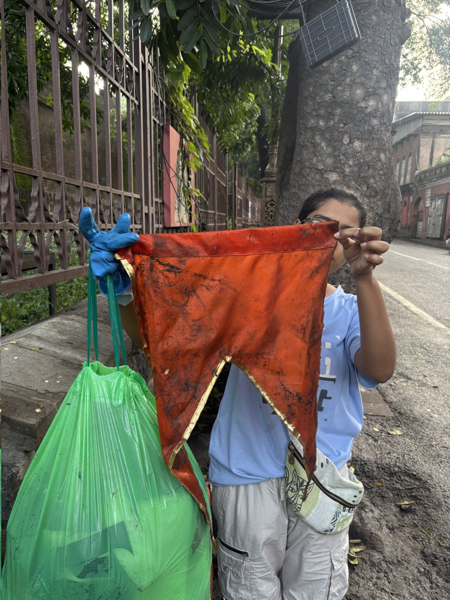 puneploggers's tweet photo. Drive No 590

Awareness Drive at Shaniwar wada, Pune
Sunday Drive with 28 volunteers and we collected 17 bags of plastics 4 bags of liquor Bottels

Please RT and spread the awareness 

Join us to raise awareness

#clean #punecity #action #environment #saveearth #ClimateEmergency https://t.co/agjmf4dCDJ