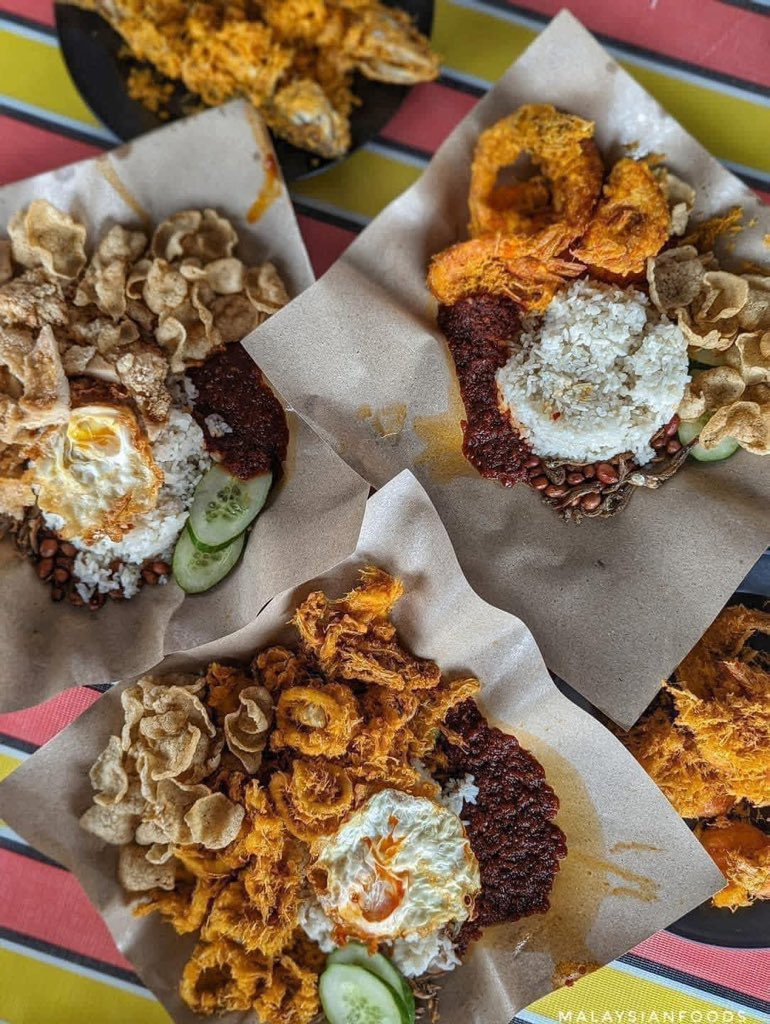 MalaysianFoods's tweet photo. Peminat Nasi Lemak❤️

Ini Senarai Tempat- tempat makan Nasi lemak yang sedap sekitar Selangor!

Boleh save nanti pergi boleh pergi sini.

📌Thread https://t.co/RfjlAlUwx9