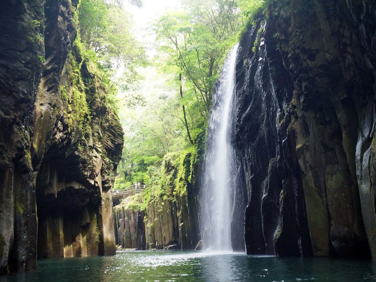 大人気コース🚍福岡発 日帰りツアー🚍

＃神話の里 ＃高千穂 へ✨

＃パワースポット をめぐる ＃幣立神宮 と高千穂の旅

バスツアーだと乗り換えなしで楽々♪
＃高千穂峡 ＃天岩戸神社 ＃天安河原 ＃高千穂神社 も！
1日で聖地を巡る特別な旅へ！

yoyaku.nishitetsutravel.jp/TourDetail.asp…