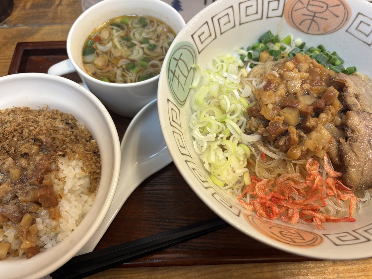 また肉の麺と肉のご飯を食べてしまった♡