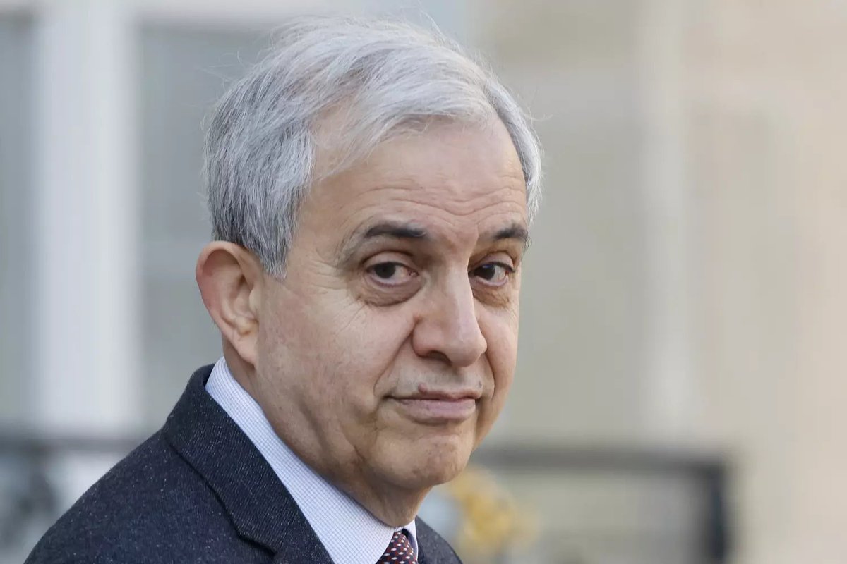 Simon Moos (@smoos_tweets) on Twitter photo On dénonce suffisamment la lâcheté des uns pour ne pas s'incliner devant le courage précieux des autres.
Malgré l'invitation insistante d'<a href="/EmmanuelMacron/">Emmanuel Macron</a>, le sénateur <a href="/RKaroutchi/">Roger KAROUTCHI</a> ne l'accompagnera pas à New York pour adouber la reconnaissance d'un État djihadiste.
Il refuse On dénonce suffisamment la lâcheté des uns pour ne pas s'incliner devant le courage précieux des autres.
Malgré l'invitation insistante d'<a href="/EmmanuelMacron/">Emmanuel Macron</a>, le sénateur <a href="/RKaroutchi/">Roger KAROUTCHI</a> ne l'accompagnera pas à New York pour adouber la reconnaissance d'un État djihadiste.
Il refuse
