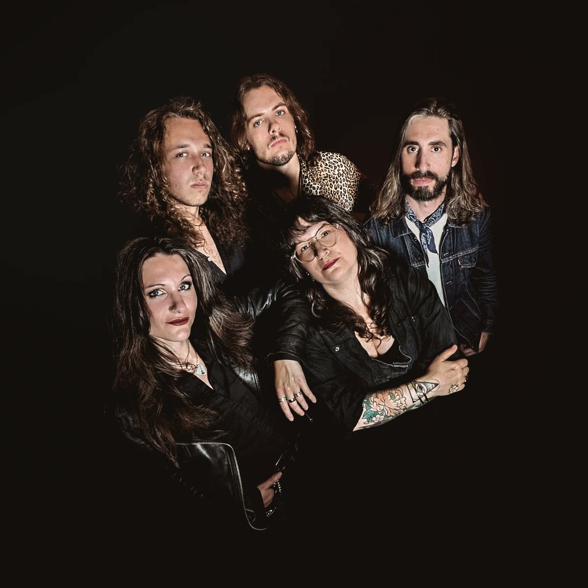 RED CLOUD sort son deuxième album « This Is Not An Album » ce vendredi 19 septembre 2025
rockmetalmag.fr/red-cloud-this…