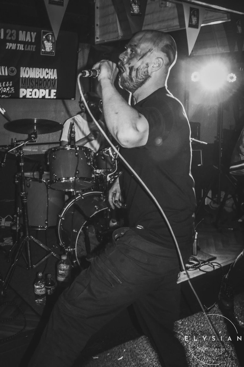 HERE WE GOOOOO 🔥 

System of a RIOT! 💥 Innit Fun &amp; Kombucha Mushroom People @ The Royal Dyche!

DJ Kirley will be playing all those emo and metal classics from 6pm and inbetween until close 🎶 

8pm - Innit Fun
9:30pm - Kombucha Mushroom People

See you in the pit 😈