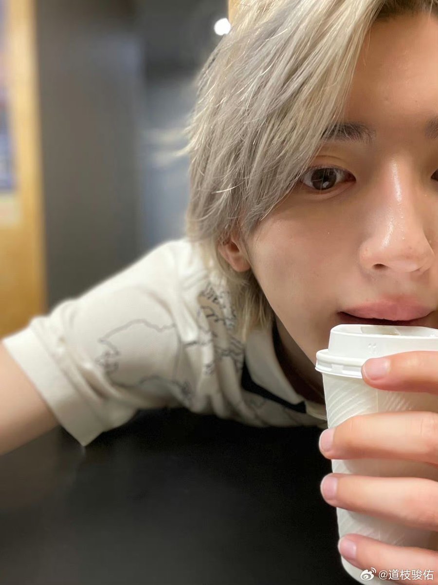 아리 tweet media