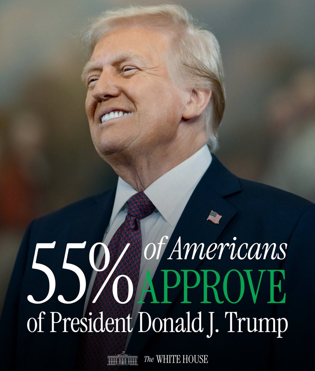 kangaroos991's tweet image. I&apos;m not sure what&apos;s funnier, the STUPID &apos;fake&apos; smile on his face OR the &apos;fictional&apos; claim below it? 🤣🤣🤣

Drop a 🤡 if you think this bozo is UNFIT to be anywhere near the Oval Office! 🤡

#TrumpIsUNFIT #WorstPresidentEVER