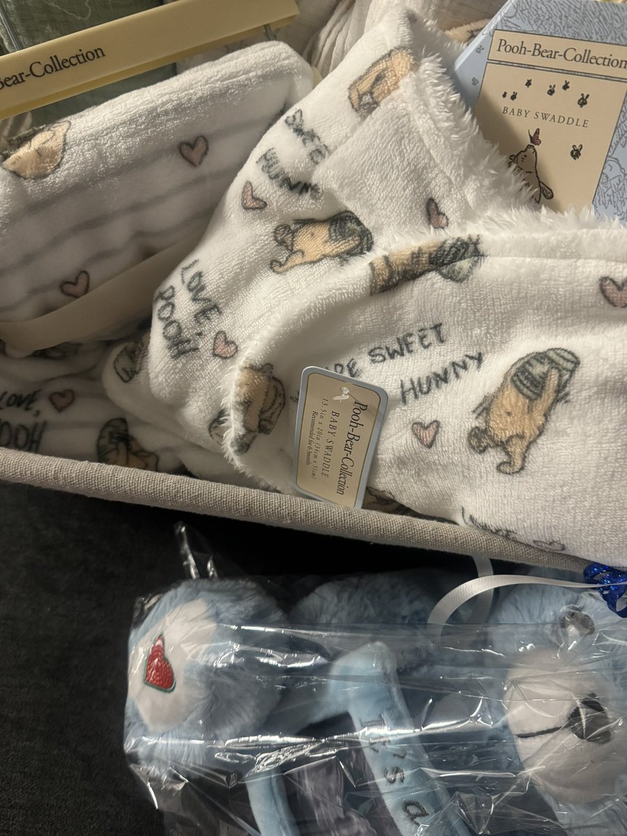ll052202's tweet photo. excited that we’re having a mini you 🩵. https://t.co/DYcQnZdsyz