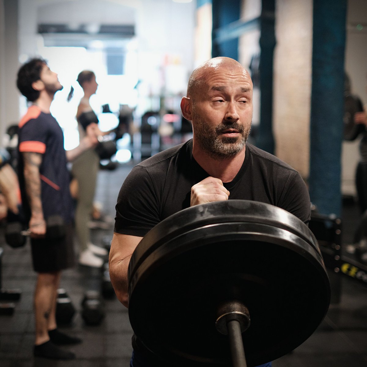 KettlebellsBCN's tweet photo. Pasados los 40, el entrenamiento muscular mantiene tu fuerza, protege los huesos, acelera el metabolismo y previene lesiones. 💪🔥 ¡Clave para energía y calidad de vida! https://t.co/GqCdjEHrSI