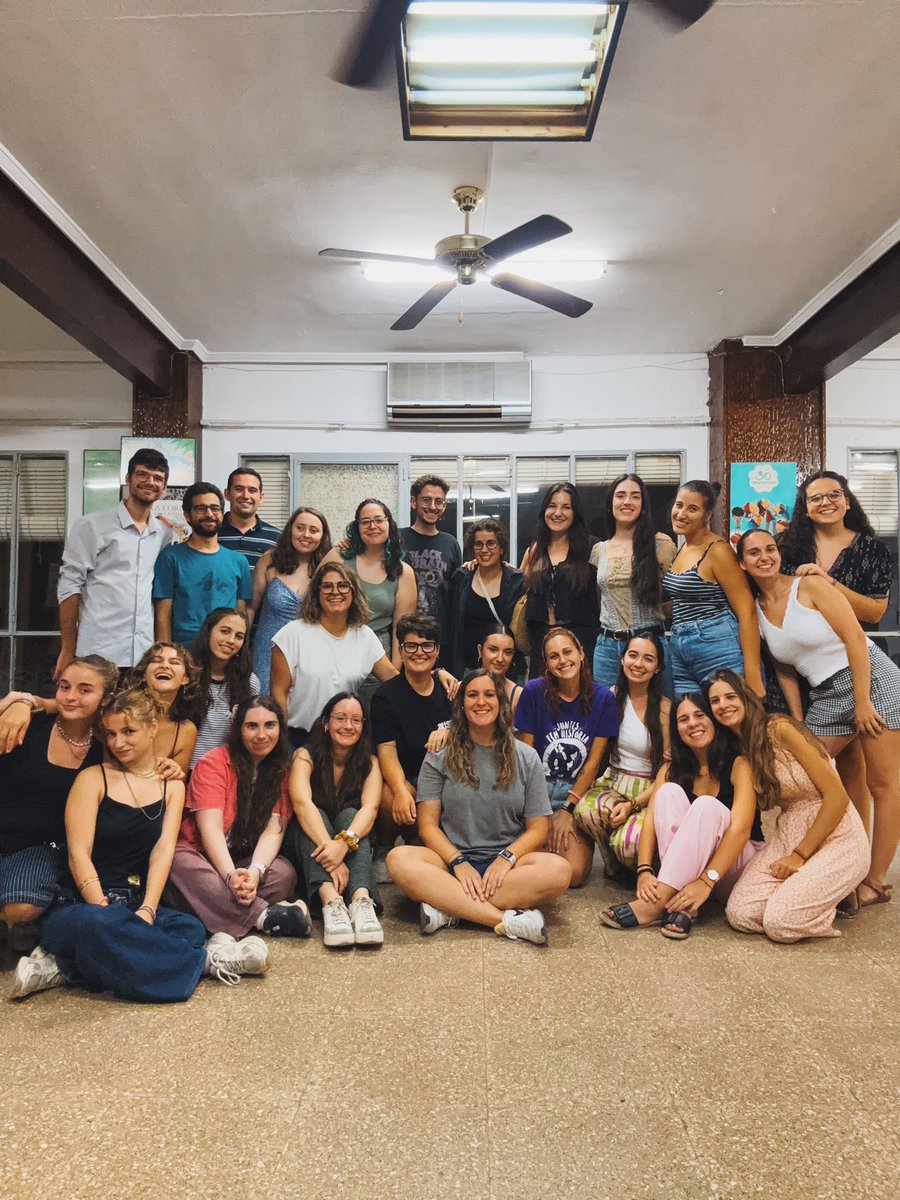 escolacoralvj's tweet photo. Comencem nou curs i estrenem compte! A instagram: : @aletheiaecvj
Ahir tinguérem el nostre primer assaig del curs. El Cor Jove Aletheia va nàixer l’any passat i enguany tenim la mateixa il•lusió de fer música. 

Si t’agrada cantar i tens entre 18 i 35 anys, t’esperem! https://t.co/dDfXBc9Xc2