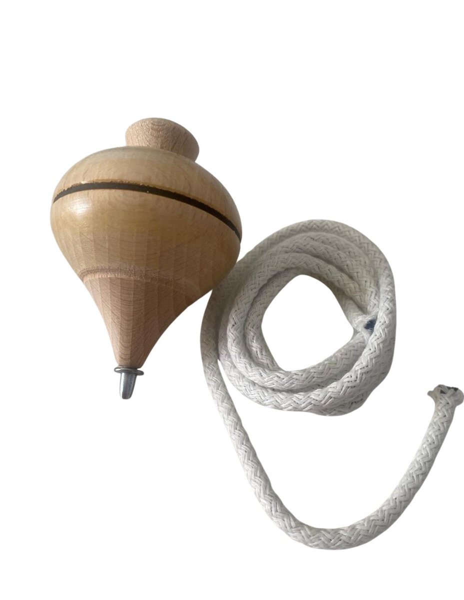 conideade's tweet photo. Transpórtate a tu infancia con esta #peonza de madera con punta de acero y cuerda para revivir bonitos recuerdos😍

Comprar👉 https://t.co/MMYesFRYAk

#Conideade #juegosdemadera #trompo #tiendademanualidades #peonzaconcuerda #juegostradicionales #juguetesdemadera #tradición https://t.co/OplwdqajOh