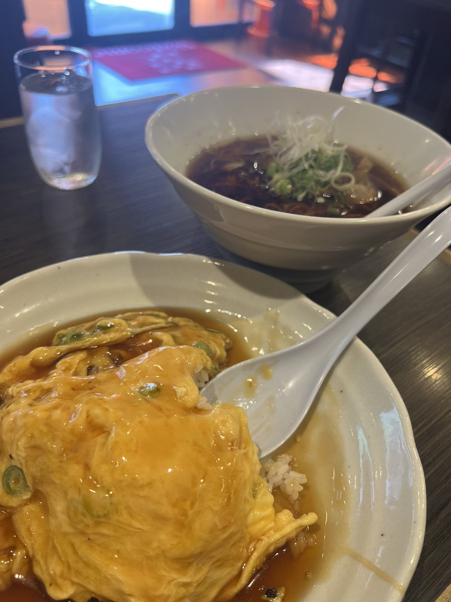 folkSuzuki's tweet photo. 本日は大阪王将
Bセット‼️
#ランチ
#大阪王将 https://t.co/cBO7Cx8zgX