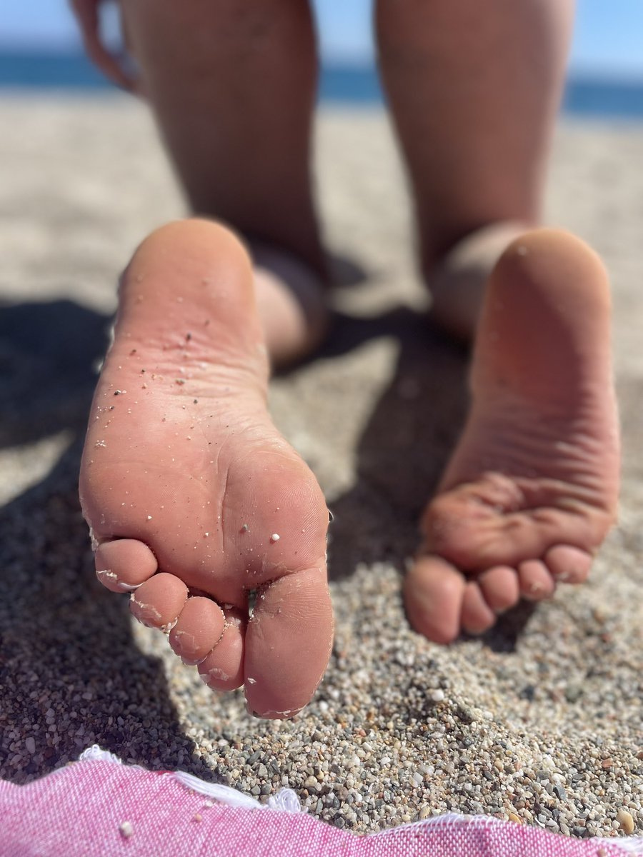 godessemely's tweet photo. Wer macht den Sand weg ? https://t.co/7bGa8HhYBy