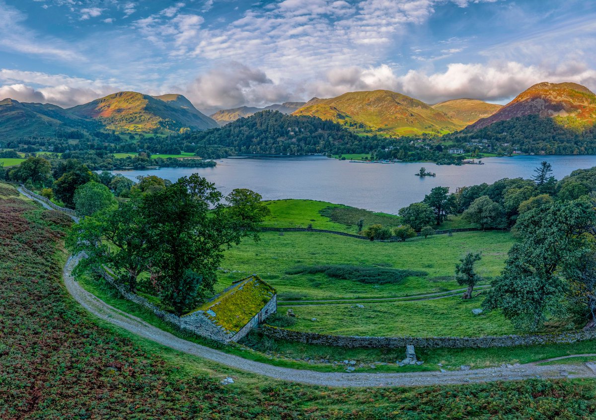 Morning everyone I hope you are well. Nice to see a bit of sunshine on my walk at Ullswater yesterday( it is currently pouring with rain again!). Took the higher path for some splendid views across Ullswater to the Helvellyn range. Have a great day.

#LakeDistrict